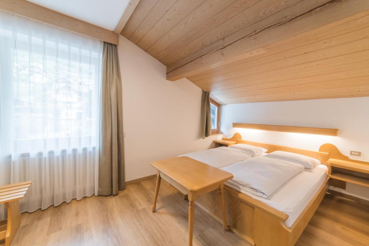 קסטלבלו Pension Apartments Pardell מראה חיצוני תמונה