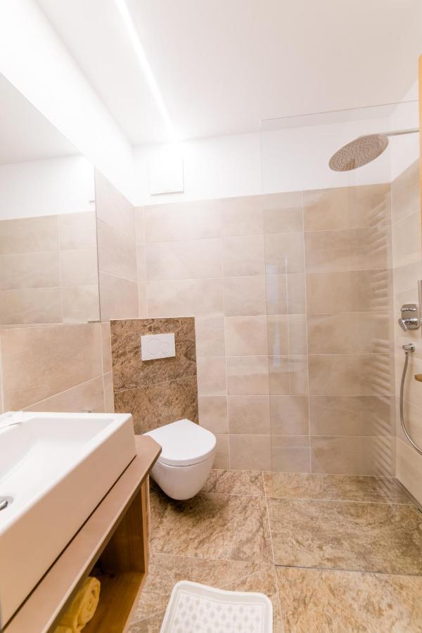 קסטלבלו Pension Apartments Pardell מראה חיצוני תמונה