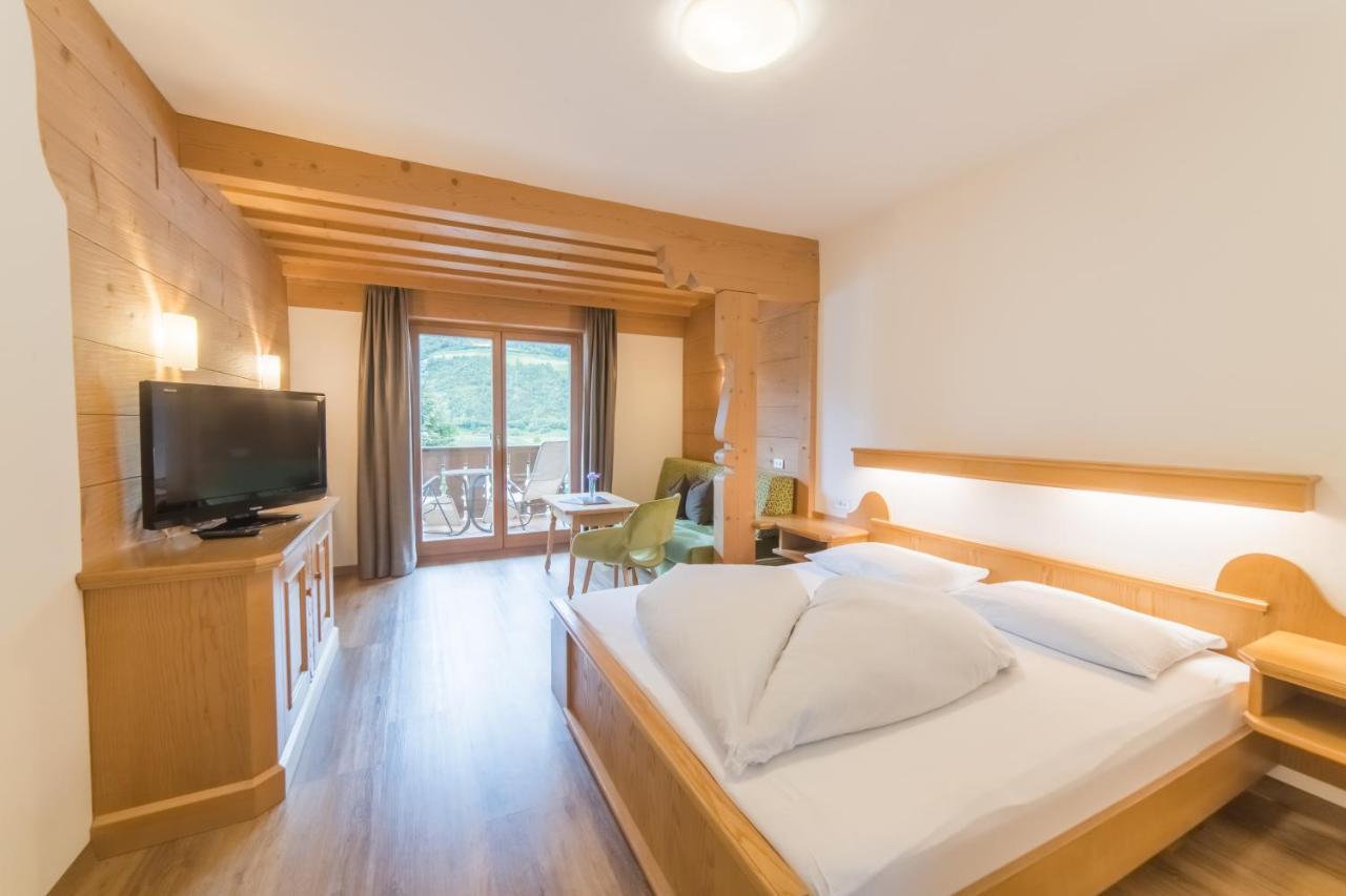 קסטלבלו Pension Apartments Pardell מראה חיצוני תמונה