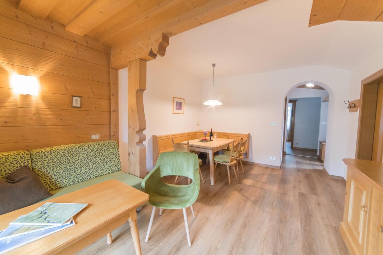 קסטלבלו Pension Apartments Pardell מראה חיצוני תמונה